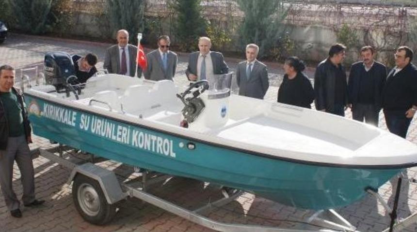 Kırıkkale'de Ka&ccedil;ak Avcılara Tekneli Takip