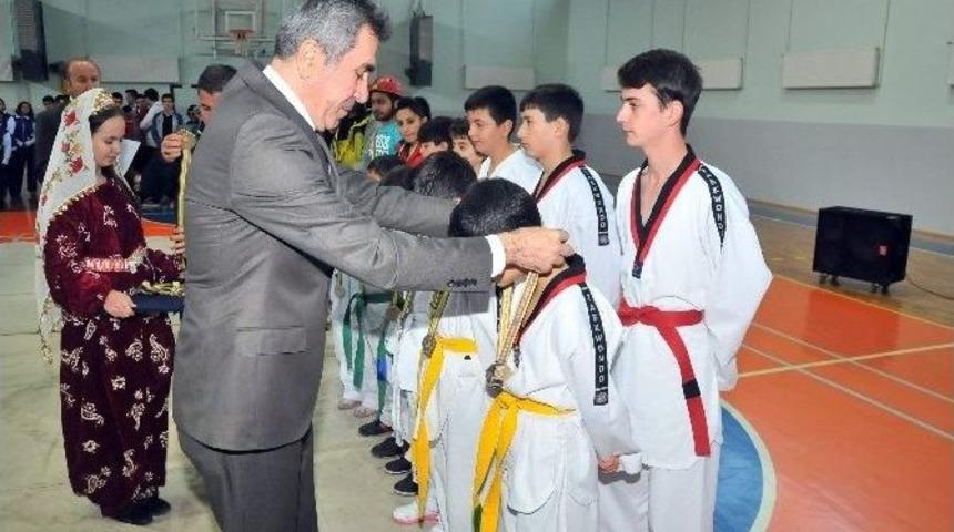 Akşehir&rsquo;de Amat&ouml;r Spor Haftası &Ouml;d&uuml;l T&ouml;reni Yapıldı