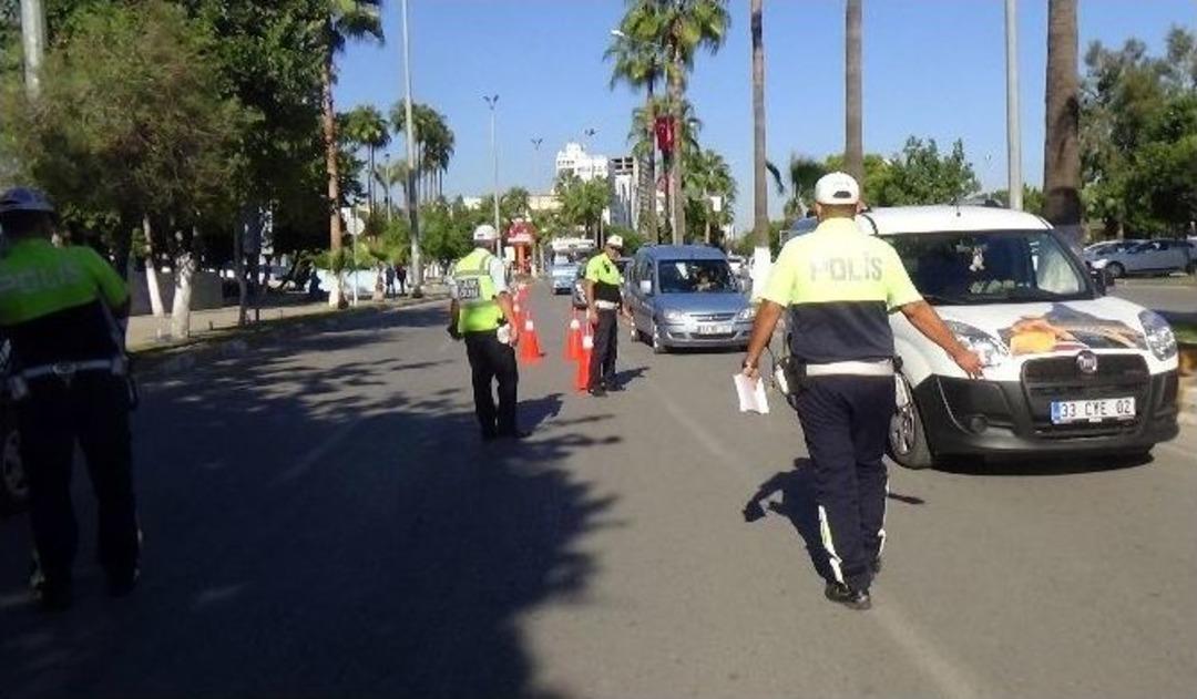 Mersin&rsquo;de Emniyet Kemeri Uyarısı