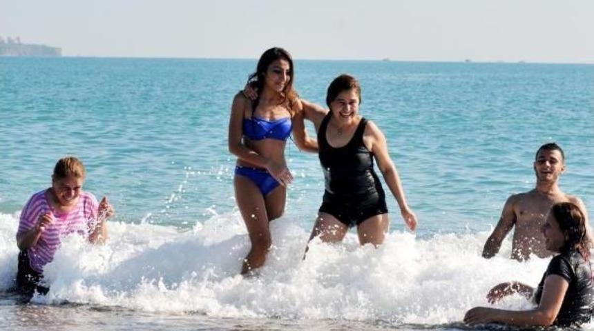 Antalya'ya Yaz Geri Geldi