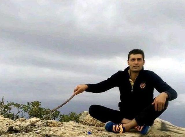 Genç Eczacı Takla Atan Otomobilde Öldü 2