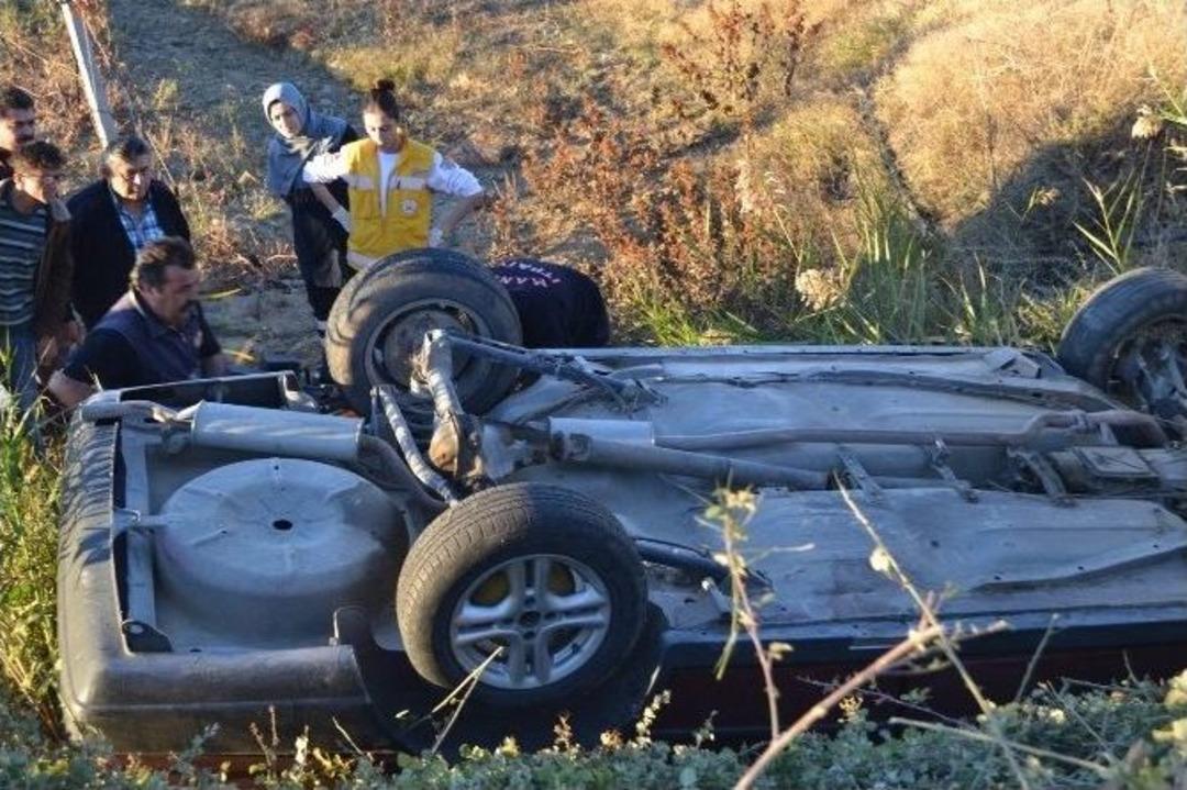 U&ccedil;uruma Yuvarlanan Ara&ccedil; Hurdaya D&ouml;nd&uuml;