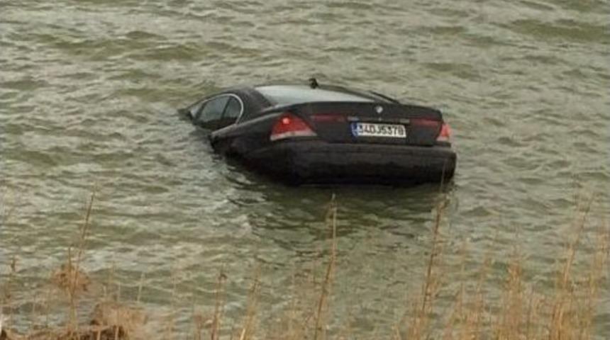 Batman&rsquo;da Otomobil G&ouml;lete U&ccedil;tu