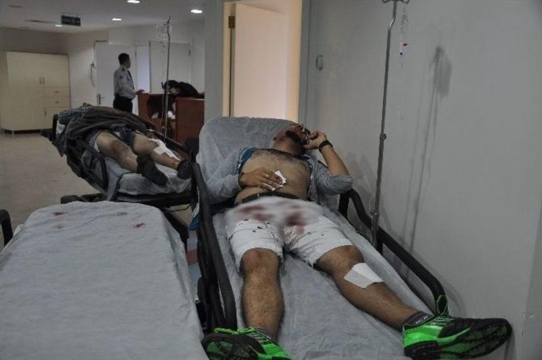 Yolcu Otob&uuml;s&uuml;yle Kamyon &Ccedil;arpıştı: 2 &Ouml;l&uuml;, 16 Yaralı