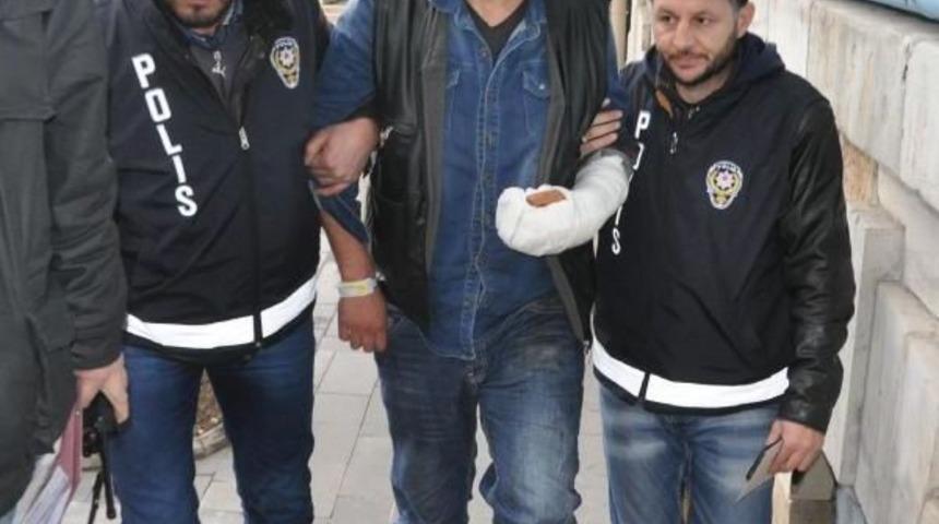 Eşini &Ouml;ld&uuml;rmeden &Ouml;nce, Kızını Annesi İ&ccedil;in &Ccedil;i&ccedil;ek Toplamaya G&ouml;ndermiş