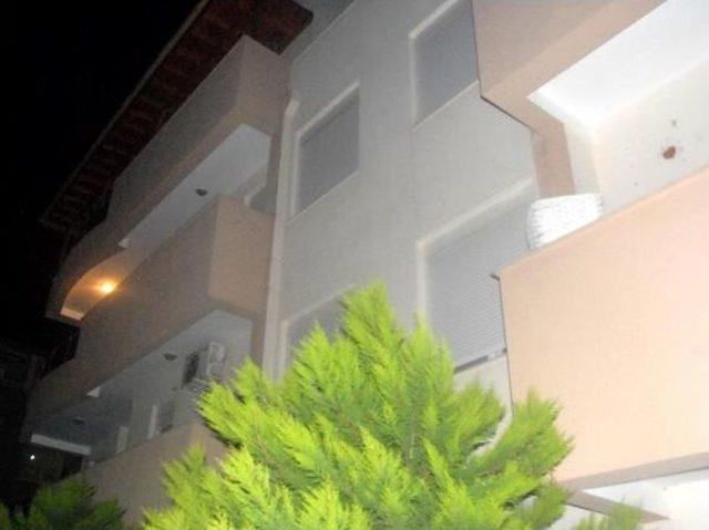 Terastan Evine Ge&ccedil;mek İsterken D&uuml;ş&uuml;p &Ouml;ld&uuml; 2