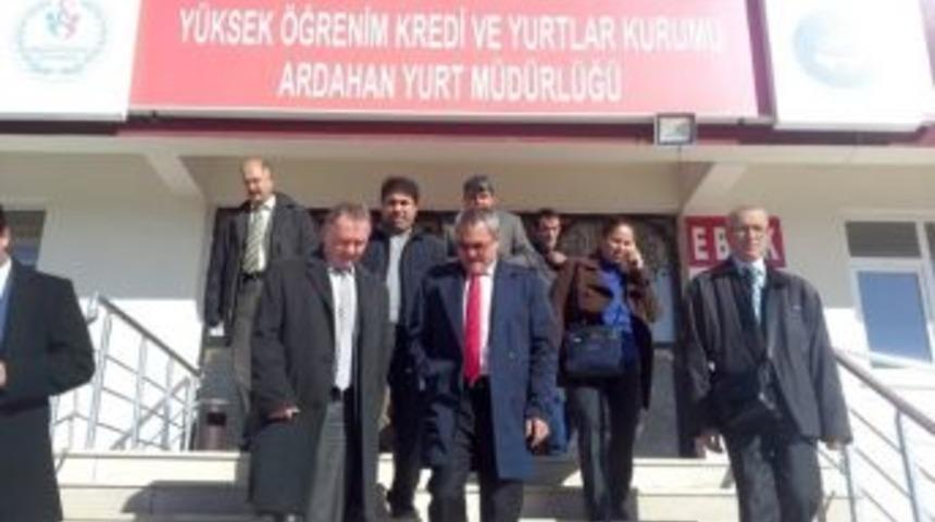 Vali Deniz, Kyk Yurtlarında