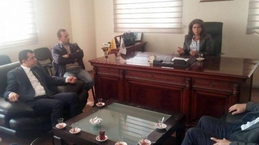 Musiad Barış İ&ccedil;in Kolları Sıvadı