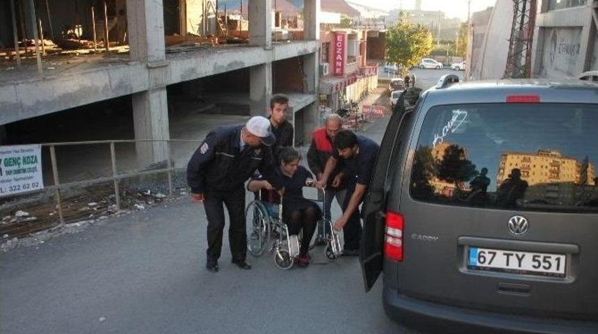 &Ccedil;arptığı &Ouml;ğrenciyi Eşiyle Birlikte Hastaneye G&ouml;t&uuml;rd&uuml;