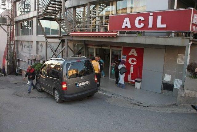 Çarptığı Öğrenciyi Eşiyle Birlikte Hastaneye Götürdü