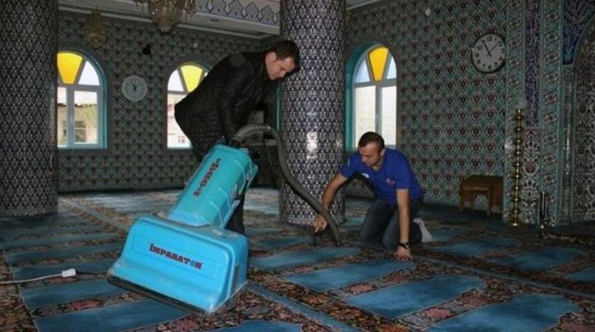 G&uuml;m&uuml;şhane&rsquo;de Gen&ccedil;lerin İyilik Ağacı Projesi