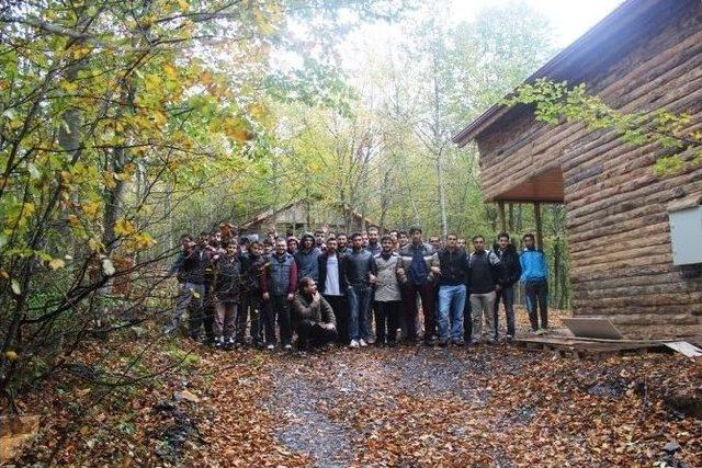 Aytepe’de Gençler Hem Dinlendi Hem Öğrendi