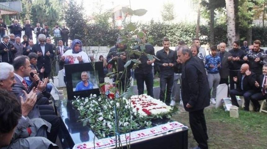 Trabzonspor Efsane Futbolcusu Kadir &Ouml;zcan Mezarı Başında Anıldı.