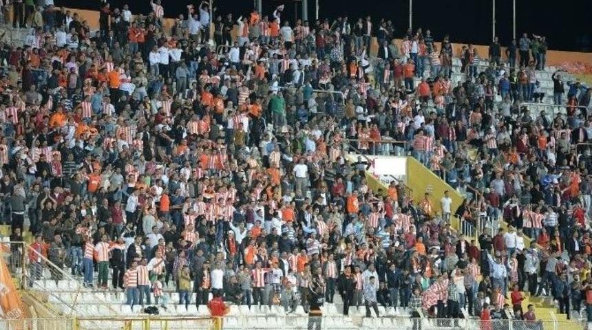 Adana&rsquo;da 22 Taraftara Adli İşlem