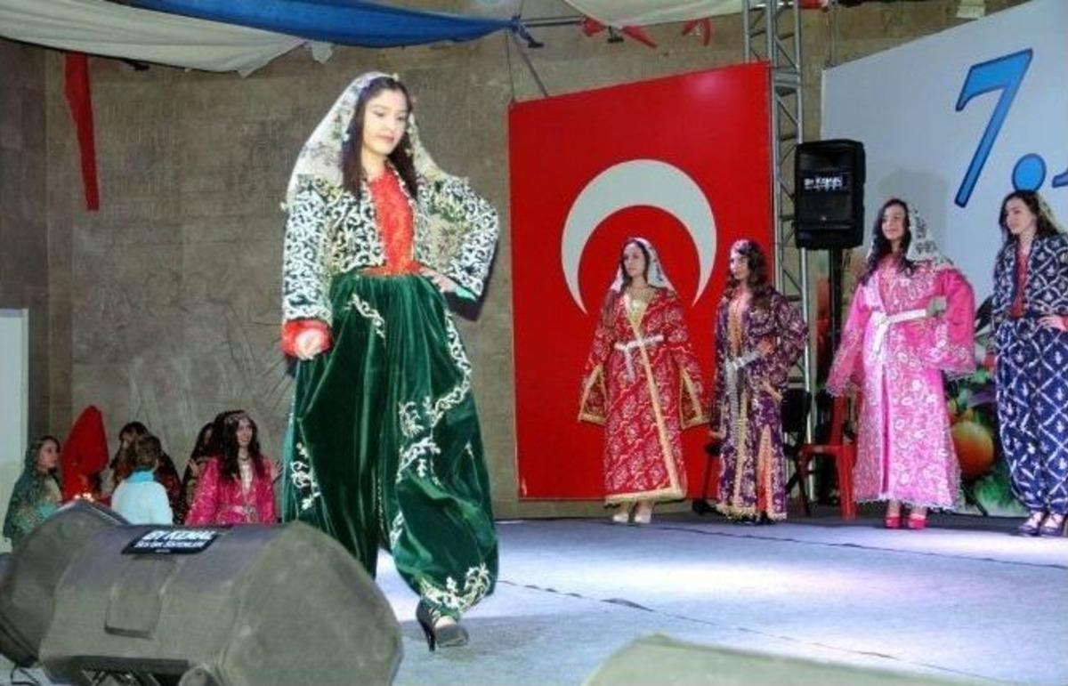K&uuml;tahya Defilesi, İzleyenleri B&uuml;y&uuml;ledi