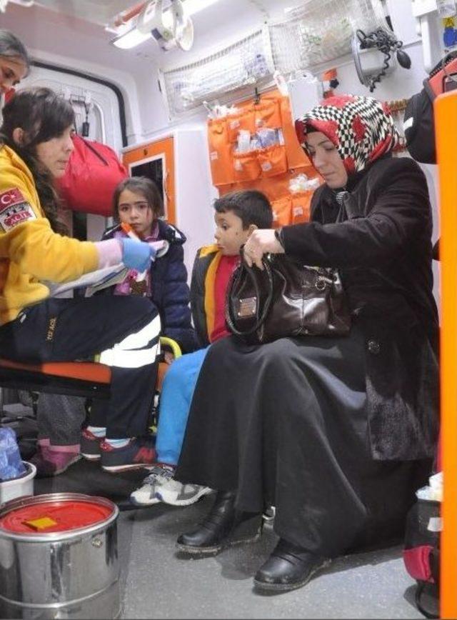 Kamyona &Ccedil;arpmamak İ&ccedil;in Şarampole İndi: 4 Yaralı 1