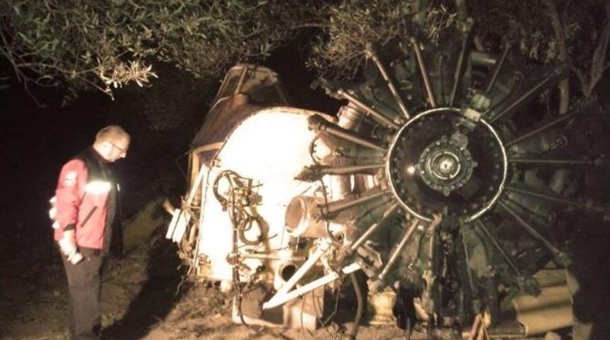 Burhaniye’de Düşen Zeytin Uçağının Enkazı Gece Kaldırıldı