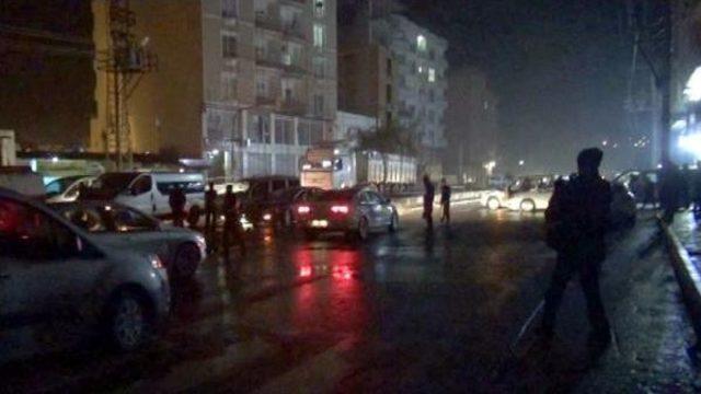 Pkk'lıların Yol Kestiği Cizre'de Silah Sesleri Yükseldi