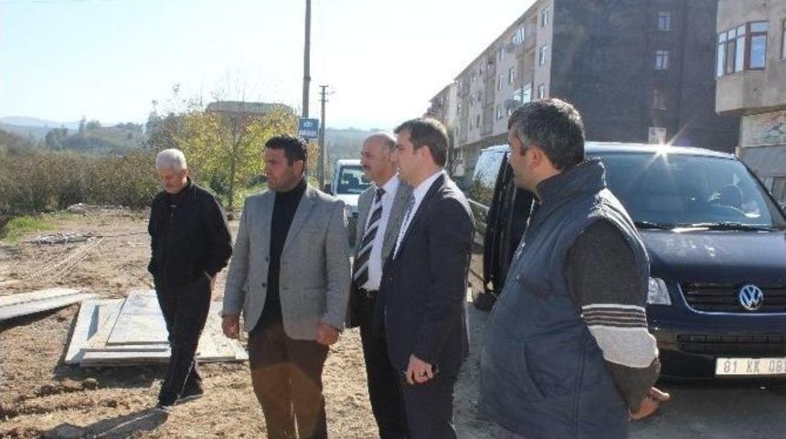 Ak&ccedil;akoca Pazar Yerinde S&ouml;k&uuml;len K&ouml;pr&uuml;n&uuml;n Yerine 3. K&ouml;pr&uuml;n&uuml;n Montajı Yapılıyor