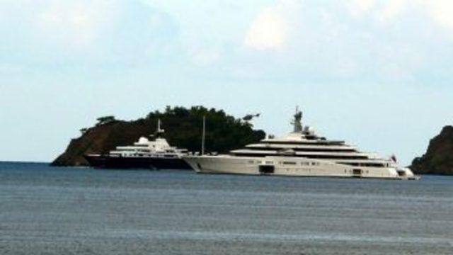 Abromoviç’in Çifte Yatla Tatil Keyfi