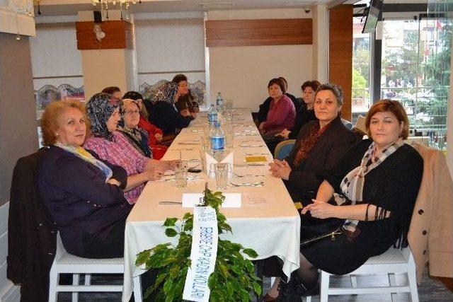 Chp&rsquo;li Kadınlara Marmara Sorumlusundan &Ouml;vg&uuml; 1