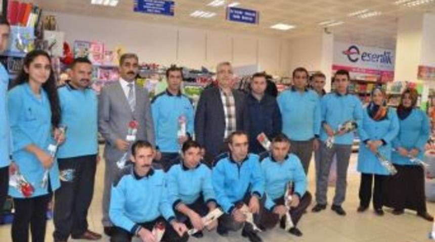 Boyraz, &rsquo;d&uuml;nya Mağazacılar G&uuml;n&uuml;&rsquo;n&uuml; Kutladı