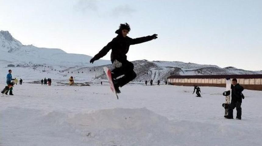 Erciyes Kayak Merkezi Yılbaşında Meşalelerle Aydınlanacak