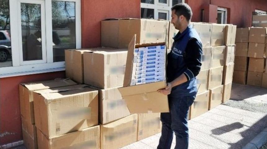 Tekstil Kolilerinden 45 Bin Paket Ka&ccedil;ak Sigara &Ccedil;ıktı