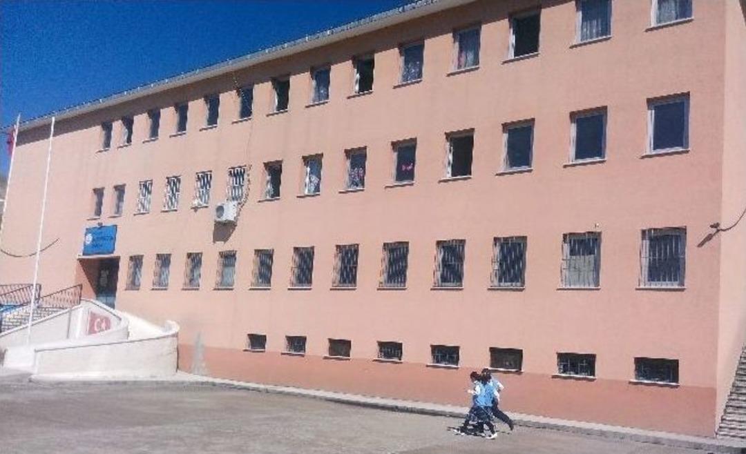 B&uuml;y&uuml;kşehir, Okulları Onarıyor