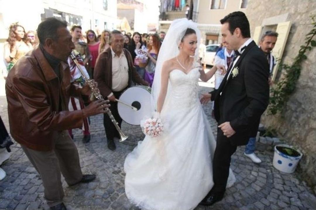 &Ccedil;eşme, Germiyan&rsquo;da D&uuml;ğ&uuml;n Gibi Şenlik Yapacak