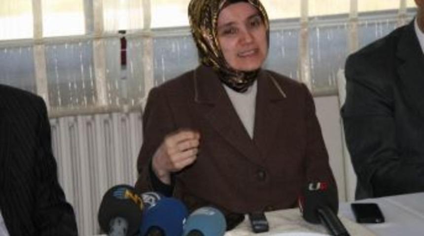 Dicle &Uuml;niversitesi Rekt&ouml;r&uuml; Prof. Dr. Sara&ccedil; Gazetecilerle Buluştu