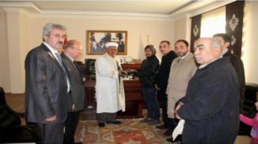 Taylandlı Vimolwan, M&uuml;sl&uuml;man Olup Hilal Adını Aldı