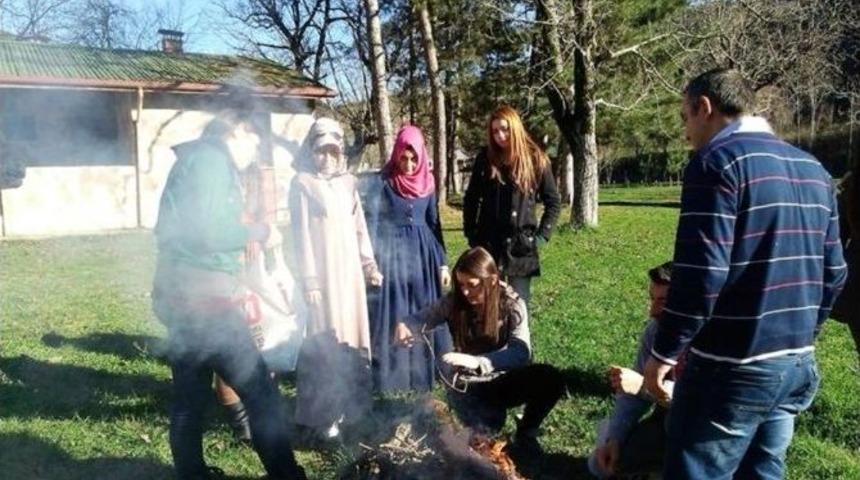 &Uuml;niversiteliler Ulukaya&rsquo;da Stres Attı