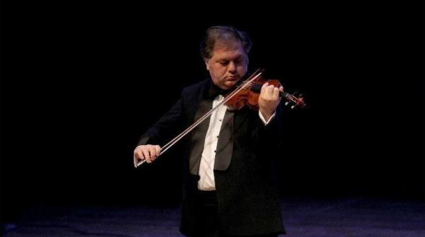 Karşıyaka Opera&rsquo;da Coşkulu Başlangı&ccedil;