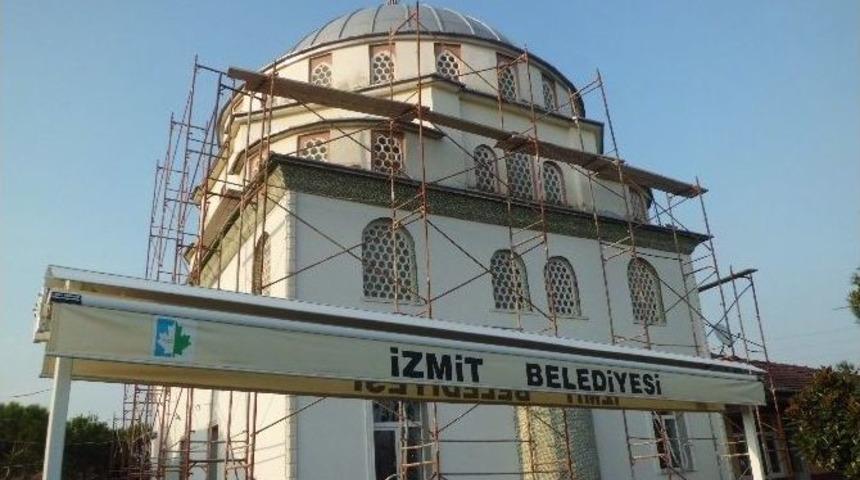 İzmit Belediyesi&rsquo;nden K&ouml;y Camisine Isı Yalıtımı