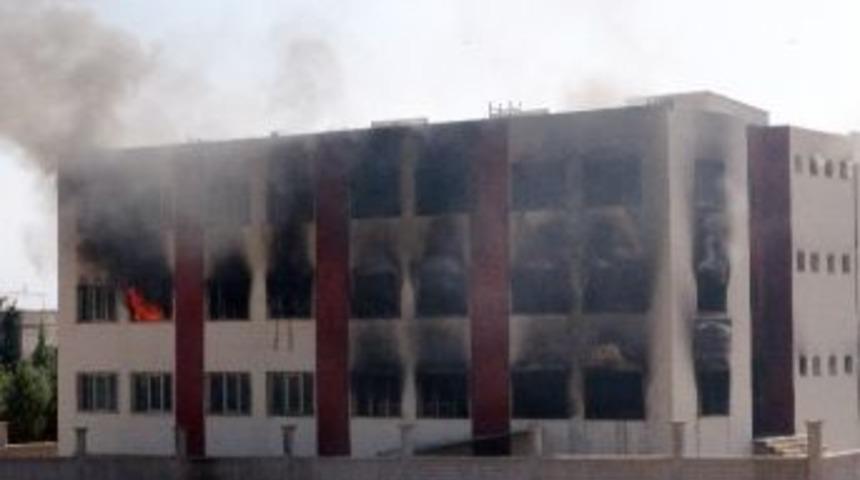 Nusaybin&rsquo;de Bir Yurt Ateşe Verildi