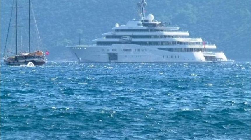 Abromovi&ccedil;&rsquo;in Dev Yatı Bodrum&rsquo;a Sığındı