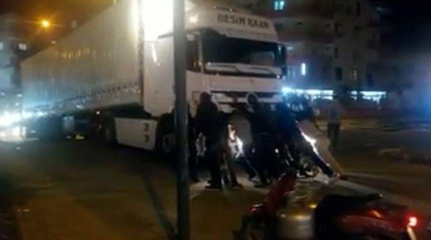 Hemzemin Ge&ccedil;itte Faciadan D&ouml;n&uuml;ld&uuml;