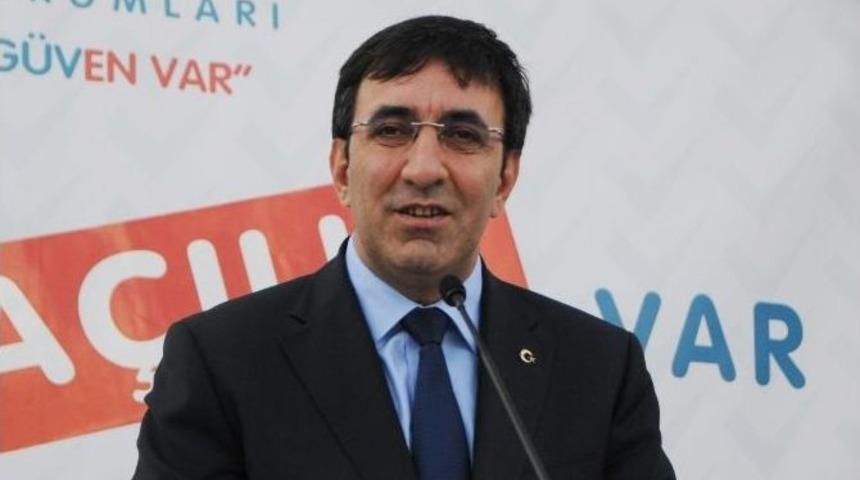 Bakan Yılmaz, Okul A&ccedil;ılışına Katıldı