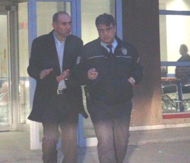 Ayrı Yaşadığı Eşini Sokak Ortasında Bı&ccedil;akladı 3
