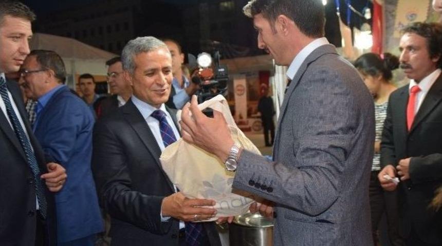 Hemşeri Dernekleri Festivali&rsquo;ne Sındırgı Damgası