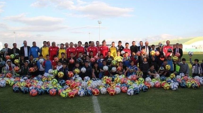 Futbolun Yıldızları Bing&ouml;l&rsquo;de