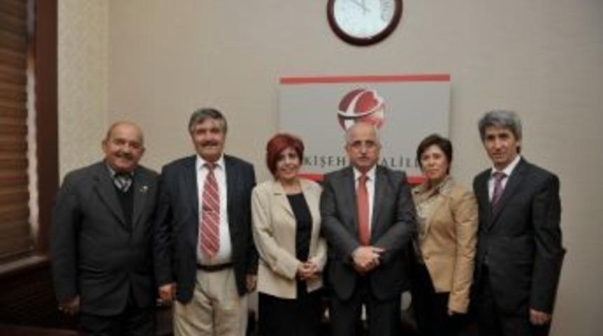 Vali Tuna Muhtarlarla Bir Arya Geldi