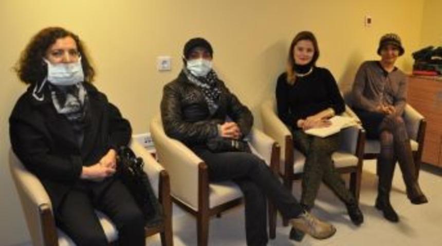 Meme Kanseri Hastalarına Psikolog Eşliğinde Terapi