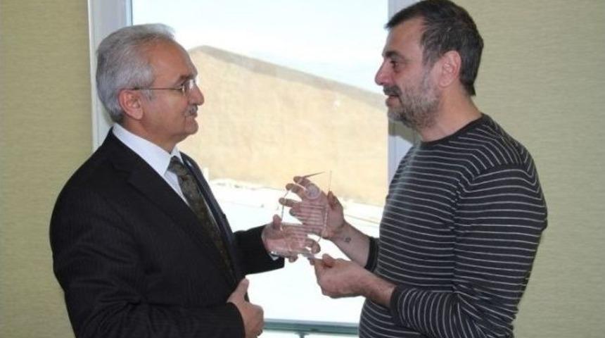 Sinemanın 100. Yılında En İyi Film Erzincan Dan &Ccedil;ıktı