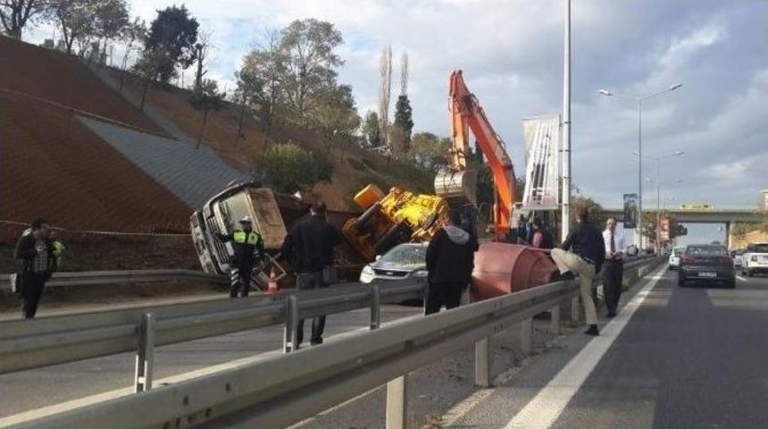 Beşiktaş&rsquo;ta Vin&ccedil; Otomobilin &Uuml;zerine Devrildi