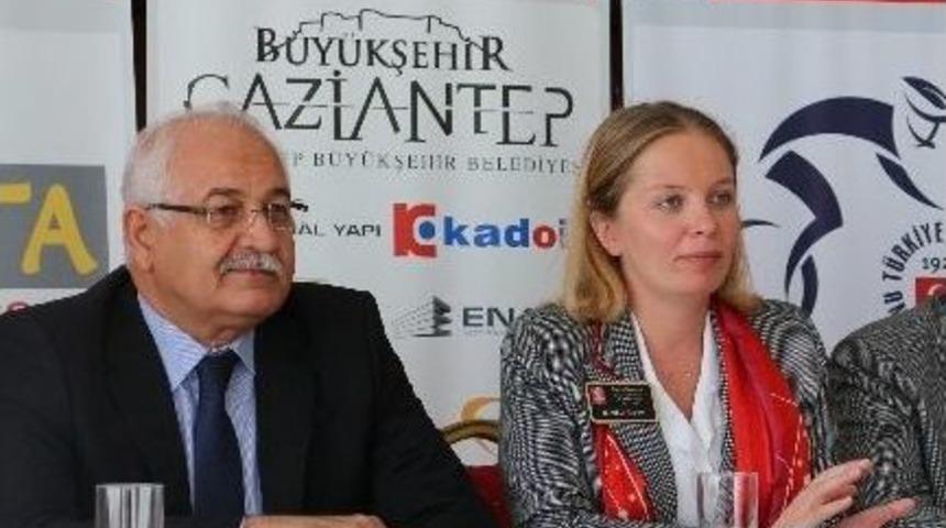 Bisiklet&ccedil;ilerin Ankara Startını Gaziantep Milletvekili Mehmet Erdoğan Verdi