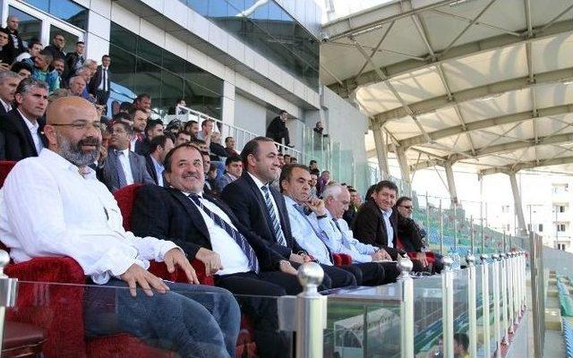 Necmi Kadıoğlu Stadyumu Cimbom’a Uğurlu Geldi