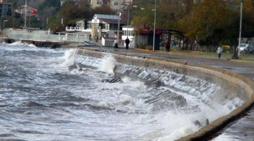 Tekirdağ&rsquo;da Fırtına Hayatı Olumsuz Etkiledi