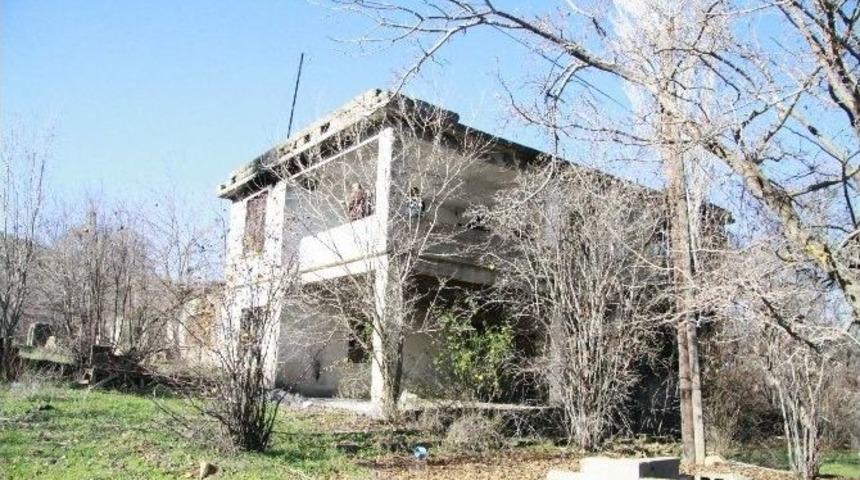 Yaşadığı Metruk Evde &Ouml;l&uuml; Bulundu